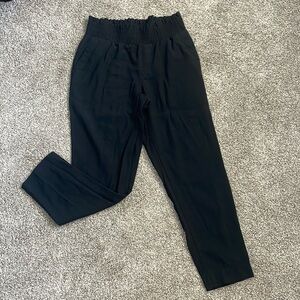 Black high waisted spring pants with pockets